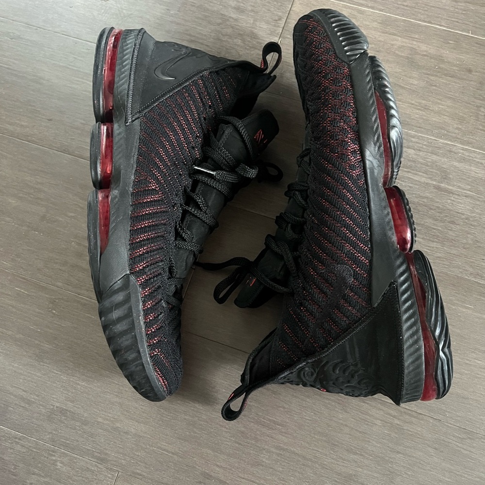 Nike Lebron 16 bred size 15
